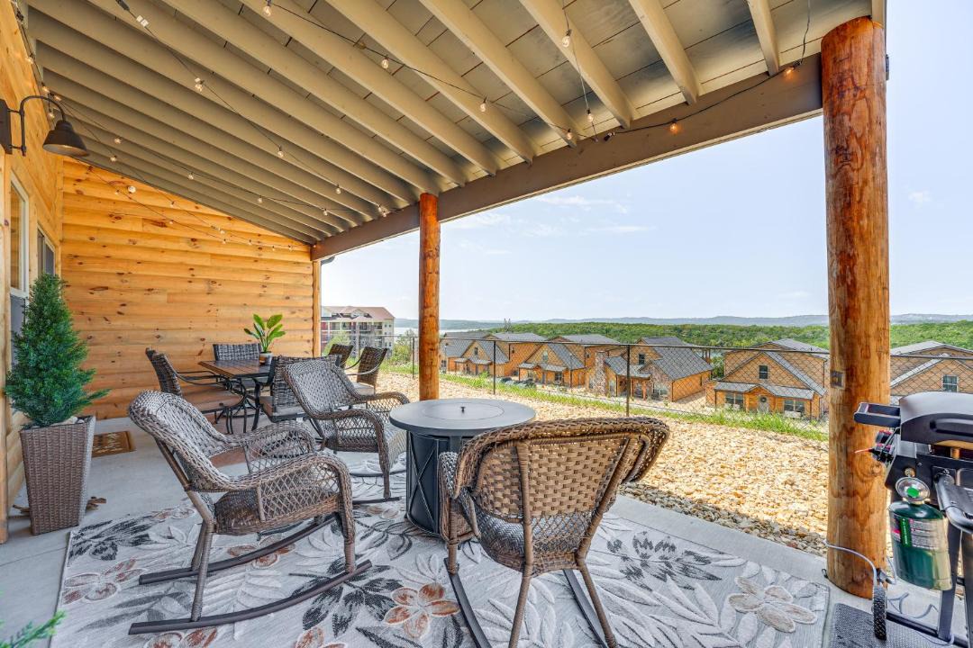 Photo of Patio Balcony in Table Rock