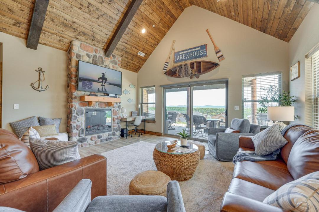Photo of Livingroom in Table Rock