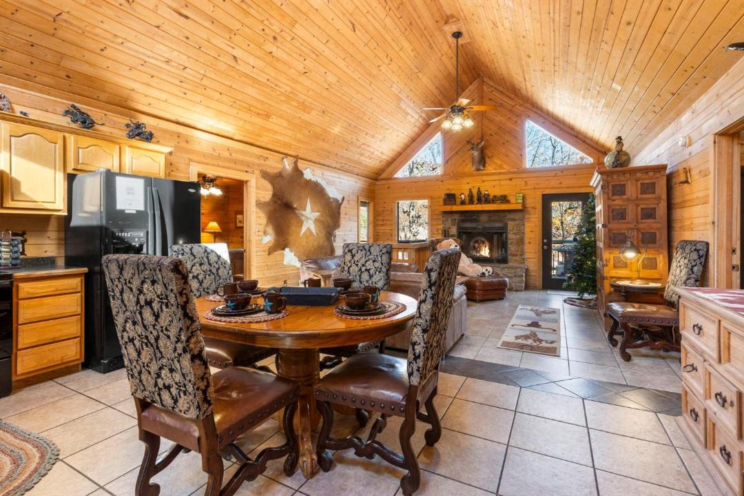 Photo of Livingroom in Branson Cedars