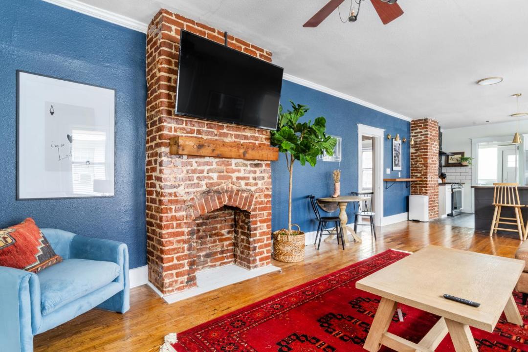 Photo of Livingroom in Crosstown