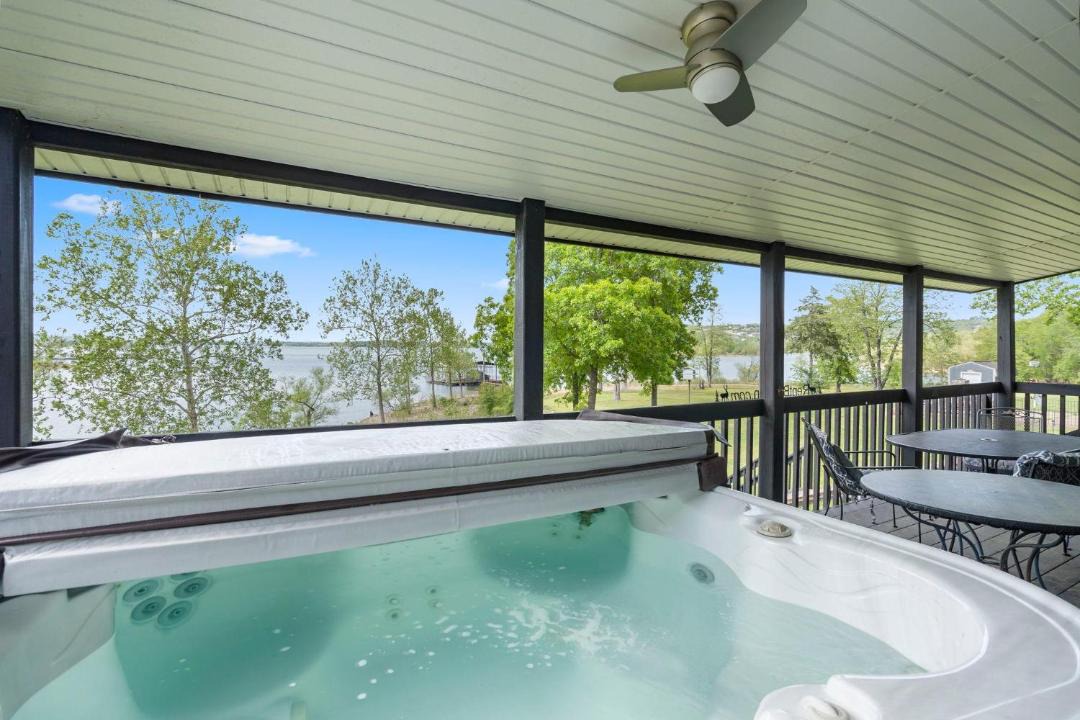 Photo of Patio Balcony in Big Cedars
