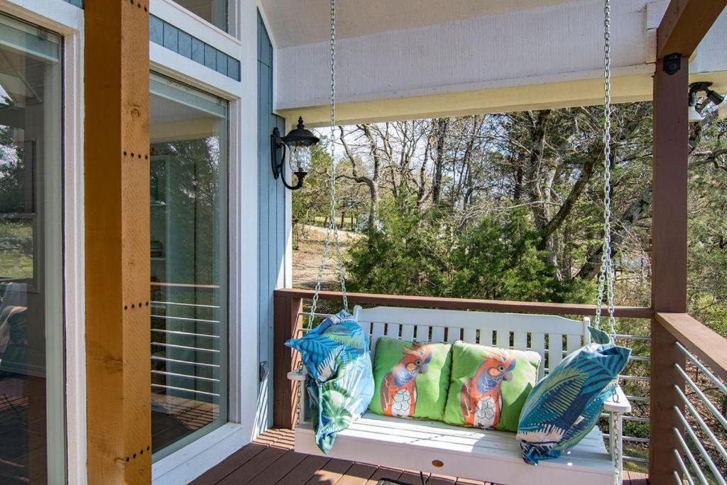 Photo of Patio Balcony in Blue Eye