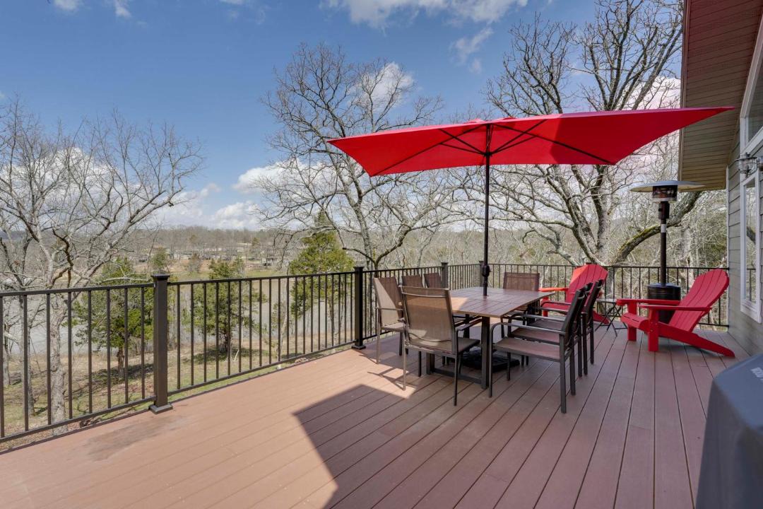 Photo of Patio Balcony in Kimberling City