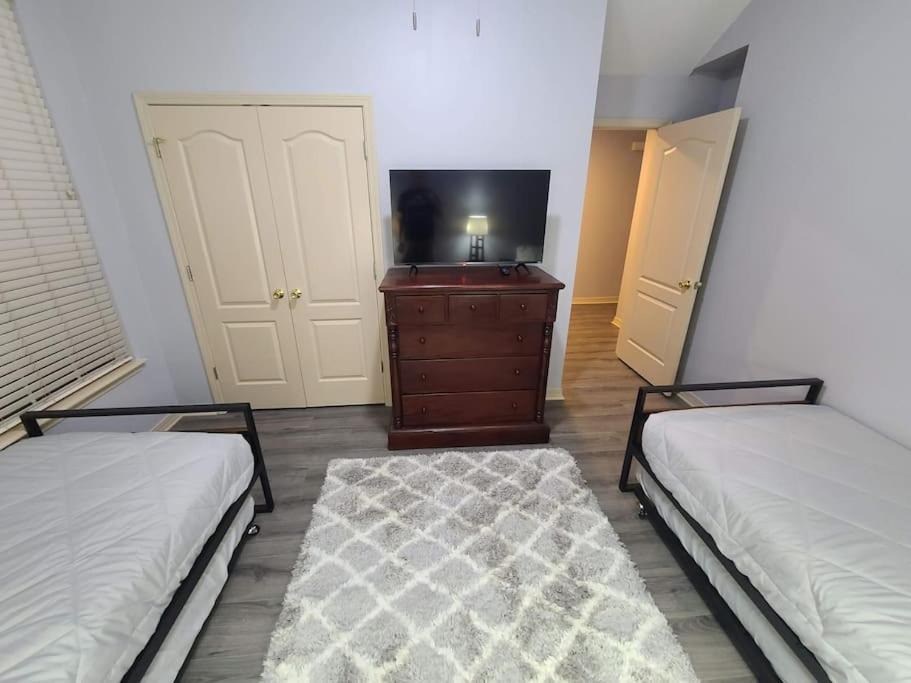 Photo of Bedroom in Branson Theater District