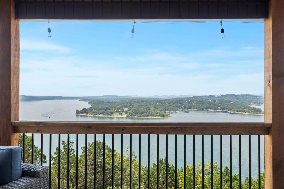Photo of Patio Balcony in Kimberling City