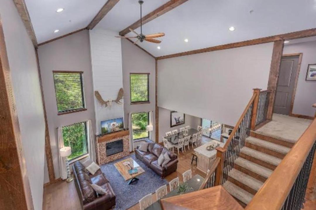 Photo of Livingroom in Hollister