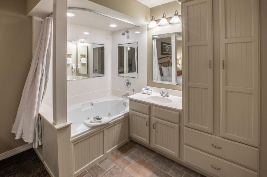 Photo of Bathroom in Branson