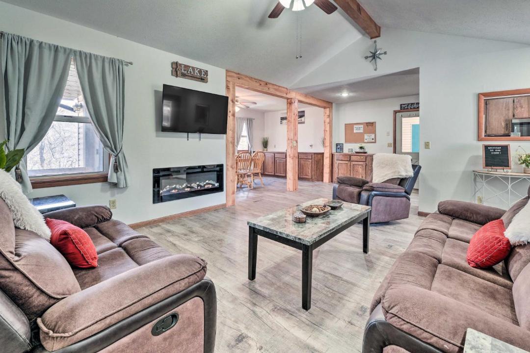 Photo of Livingroom in Branson West
