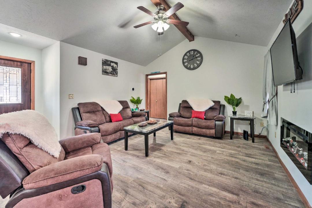 Photo of Livingroom in Branson West