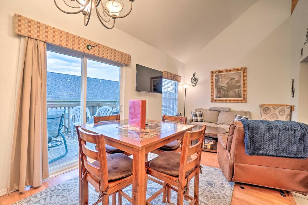 Photo of Livingroom in Table Rock