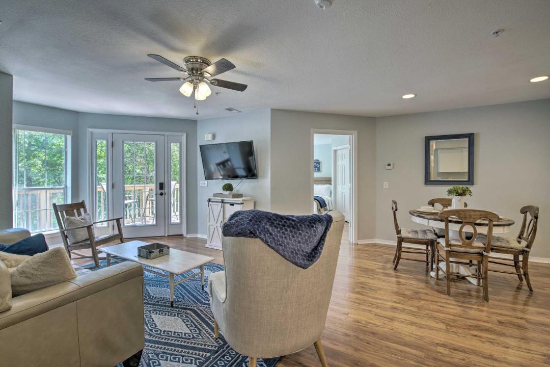 Photo of Livingroom in Kimberling City