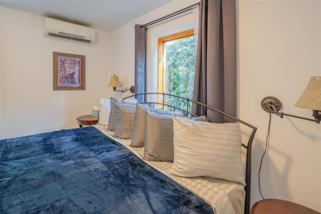 Photo of Bedroom in Summit Park