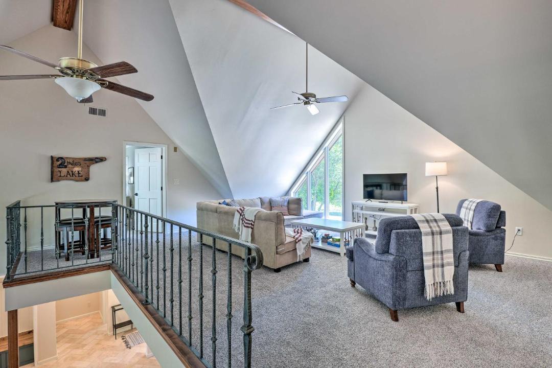 Photo of Livingroom in Hollister
