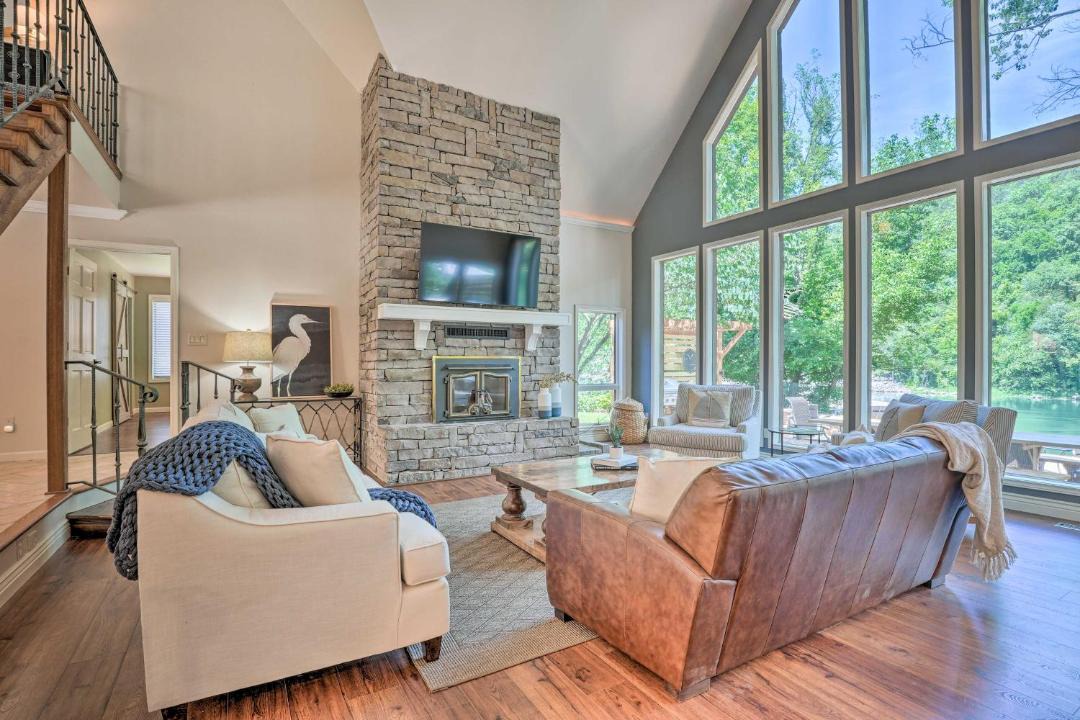 Photo of Livingroom in Hollister