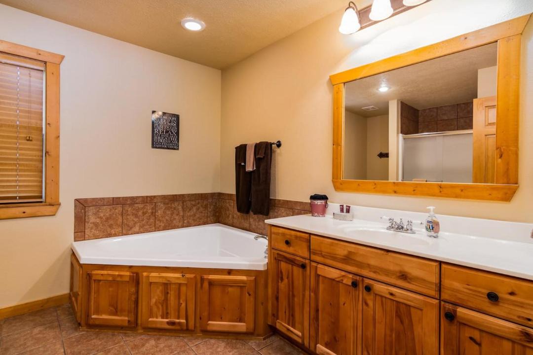 Photo of Bathroom in Reeds Spring