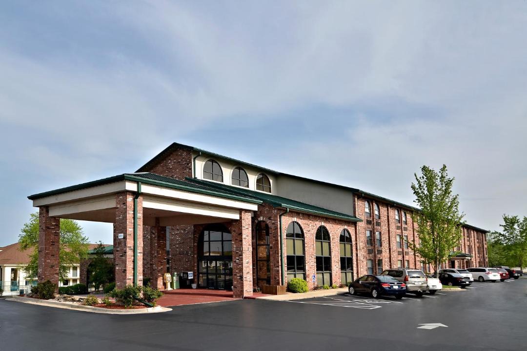 Photo of Buildings in Branson Theater District