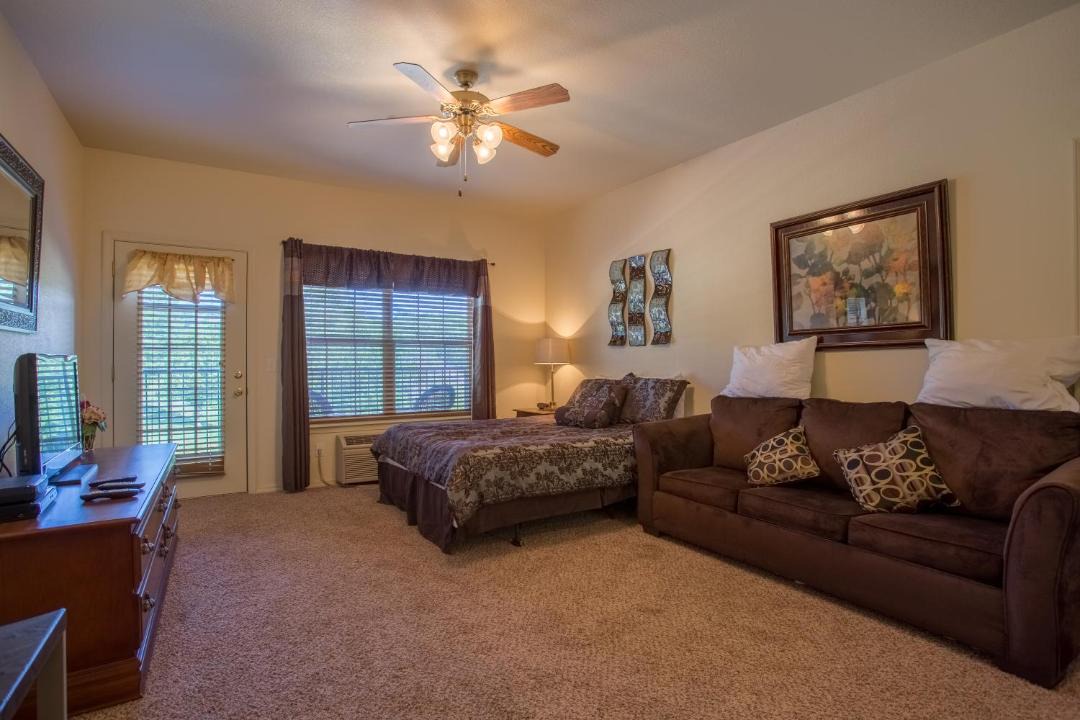 Photo of Livingroom in Branson West