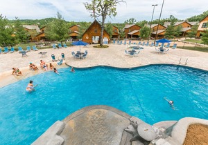 BRANSON SHORES RESORT - Large Lakefront Lodge! 2 Swimming Pools!