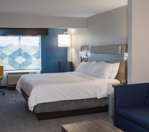 Holiday Inn Express Suites Overland Park Ihg Hotel 