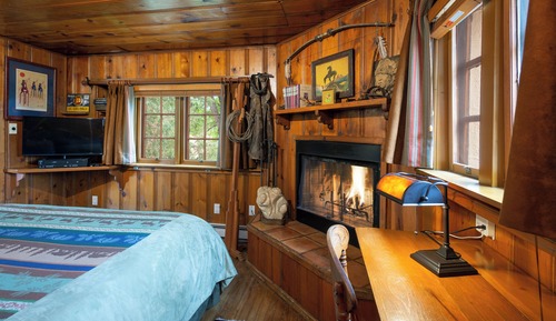 Connecting Suite - Taos Mountain