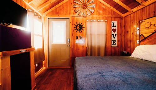 Rocky Mountain Cabin - Green