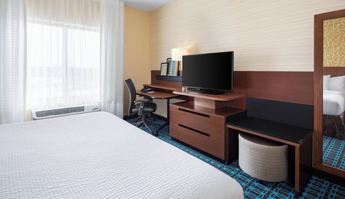 Room, 1 King Bed, Hearing Accessible (Transfer Shower)