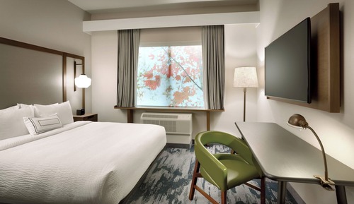 Room, 1 King Bed, Hearing Accessible