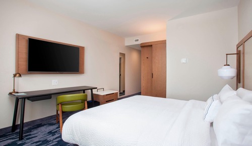 Room, 1 King Bed, Accessible Bathtub