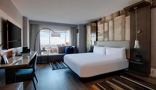 Club Room, 1 King Bed
