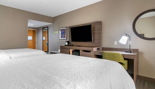 2 Queen Beds