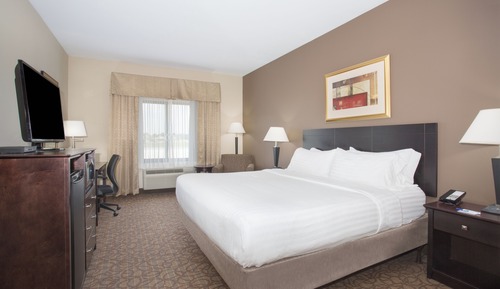 Suite, 1 King Bed, Accessible (Accessible Tub, Wet Bar)