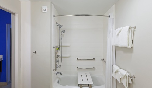 Standard Room, 1 King Bed, Accessible (Mobility, Accessible Tub)