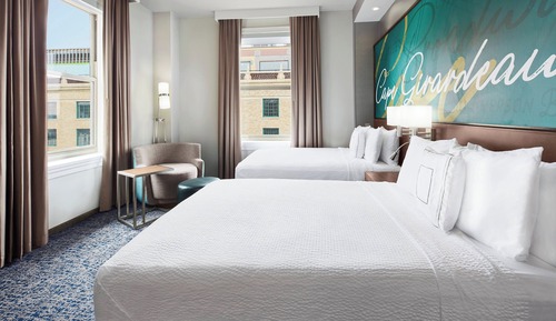 Room, 2 Queen Beds, Hearing Accessible (Roll-in Shower)