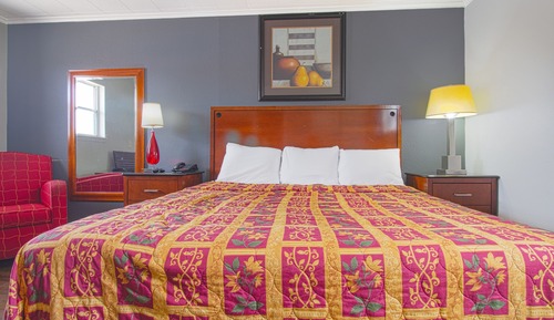 Room, 1 King Bed, Smoking