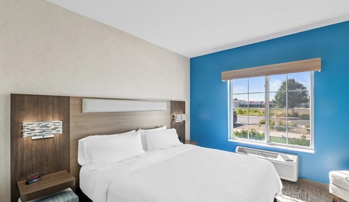 Standard Room, 1 King Bed
