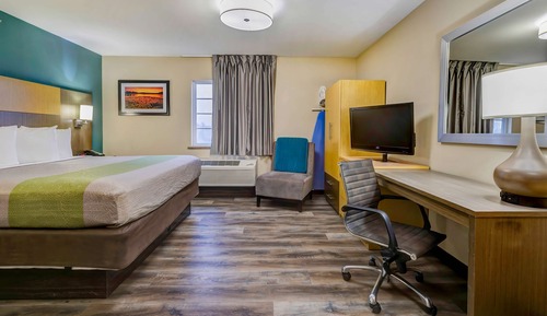 Deluxe Room, 1 King Bed, Non Smoking, Kitchenette