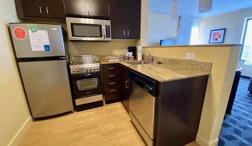 Suite, 2 Bedrooms (Mobility/Hearing Accessible, Tub)