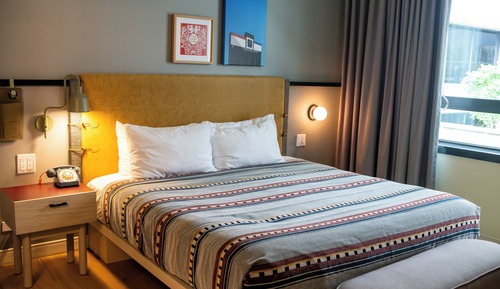 Room, 1 King Bed, Hearing Accessible