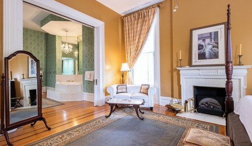 Grand Room, 1 King Bed