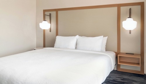 Room, 1 King Bed, Roll-in Shower