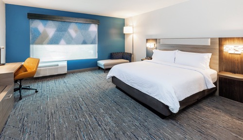 Standard Room, 1 King Bed (Walk-In Shower)