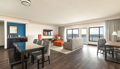 Suite, 1 King Bed, Non Smoking (Waterview)