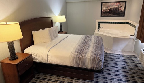 Suite, 1 King Bed, Non Smoking (One-Bedroom Suite)