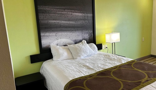 Standard Room, 1 Queen Bed