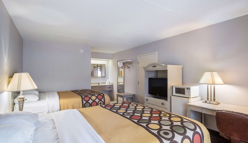Deluxe Room, 2 Queen Beds, Non Smoking, Refrigerator & Microwave