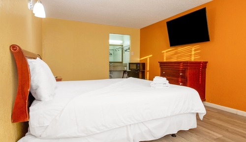Room, 1 King Bed, Accessible
