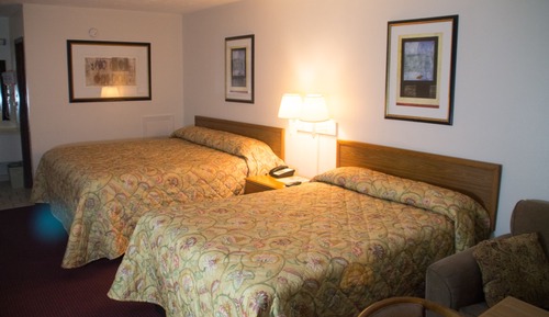 Deluxe Room (1 King & 1 Queen or 2 Queen Beds)