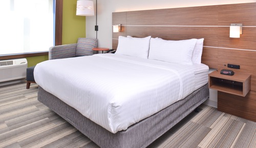 Standard Room, 1 King Bed, Accessible, Non Smoking (Communications)