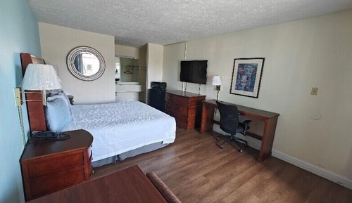 Room, 1 King Bed, Non Smoking