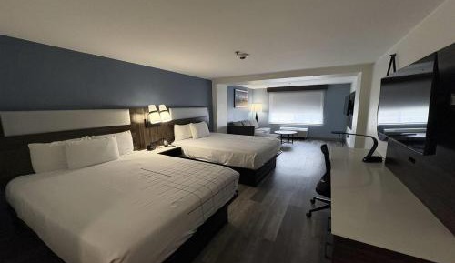 Deluxe Queen Room with Two Queen Beds